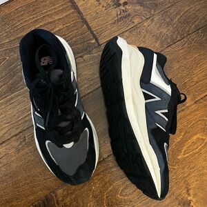 New Balance 57/40 'Navy' W5740LB US9/EU40.5 worn a few times.